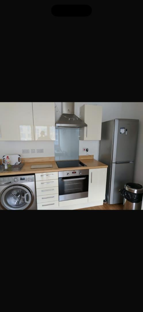 Flat Sweetman Place in Bristol