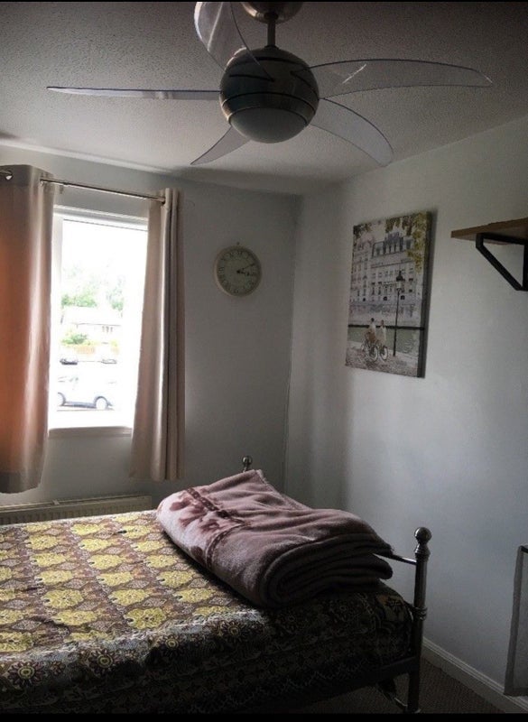 Room Columbia Avenue in Livingston