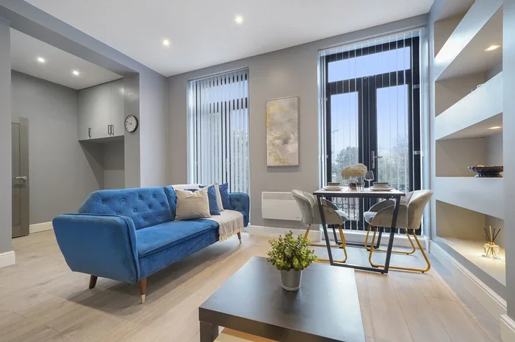 Flat Drayton Road in Greater London