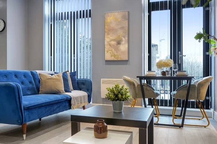 Flat Drayton Road in Greater London