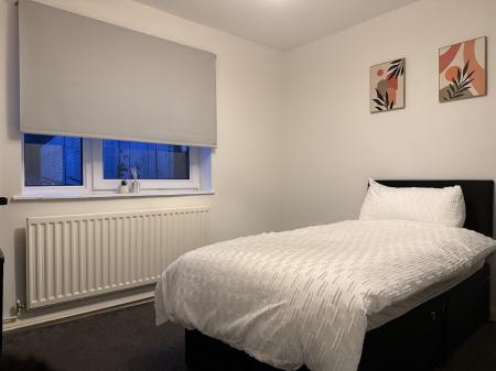 Flat Chelveston Drive in Corby