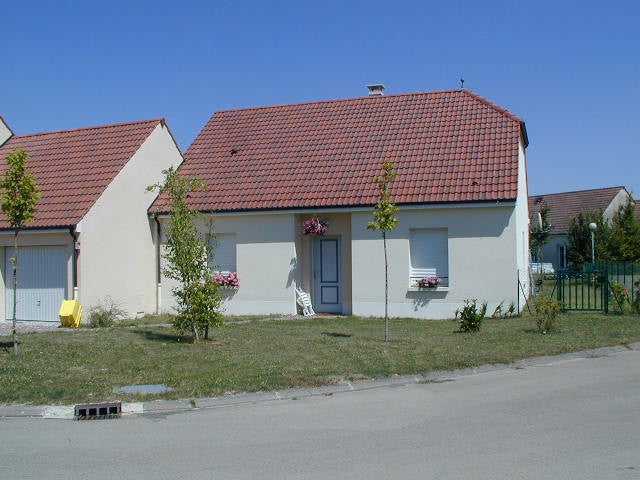 Maison Rue de la Vallée du Roux à Marcilly-le-Hayer