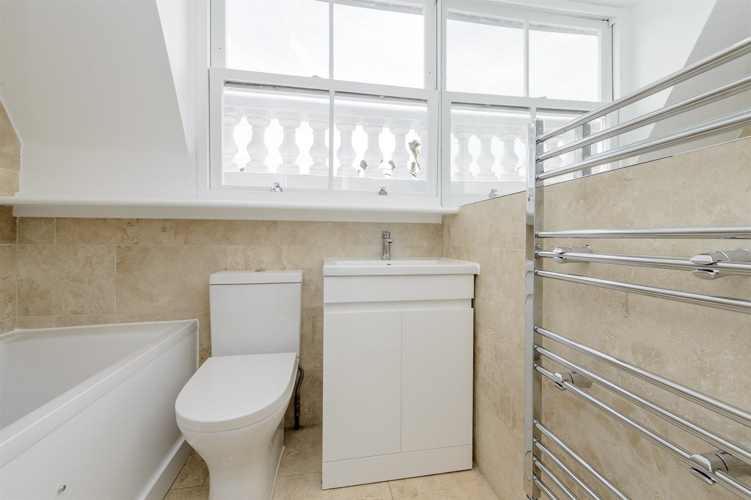 Flat Marloes Road in Greater London