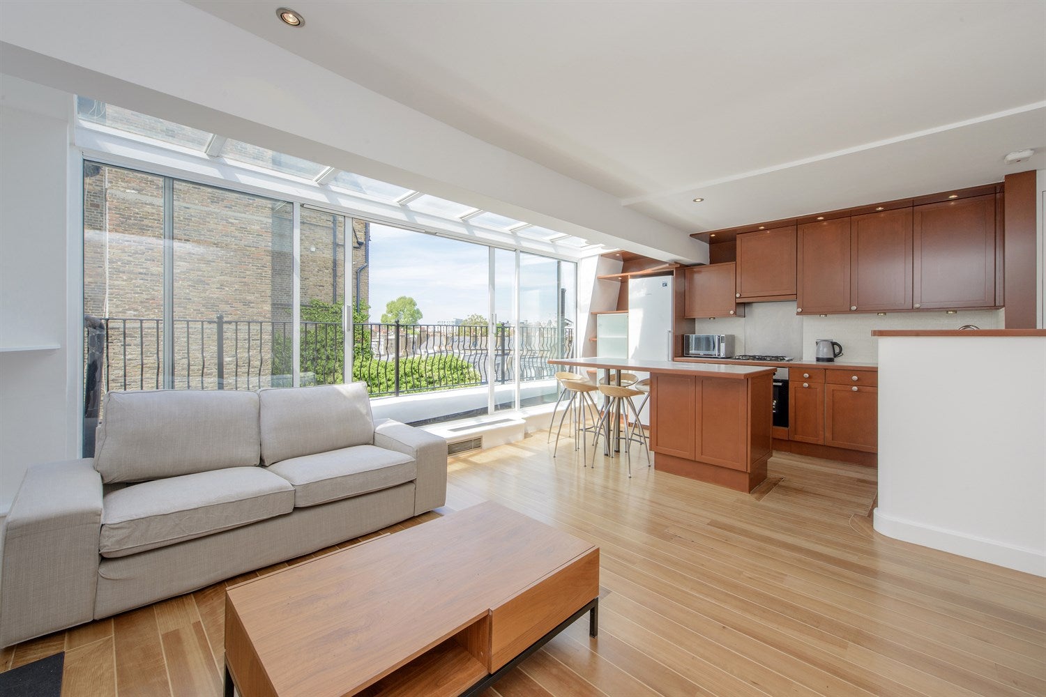 Flat Marloes Road in Greater London
