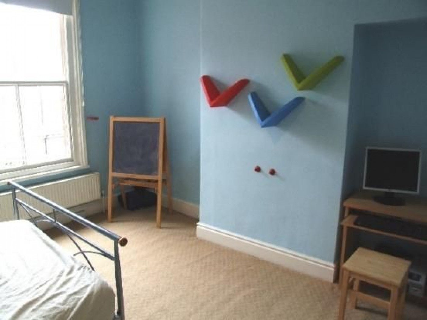 Flat Lorraine Avenue in Preston