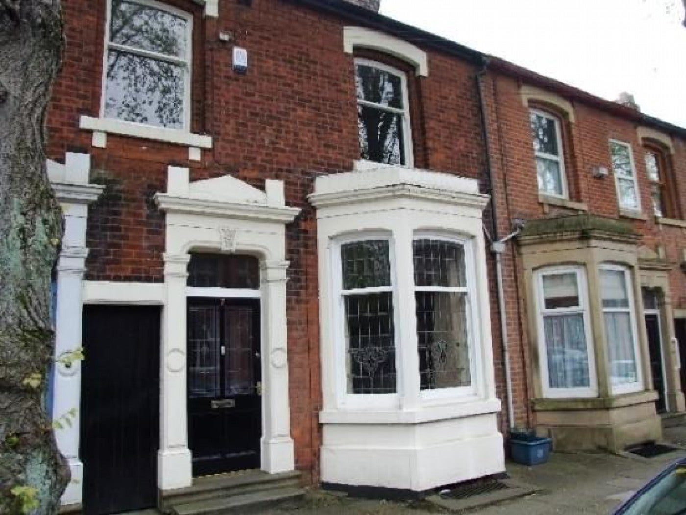 Flat Lorraine Avenue in Preston