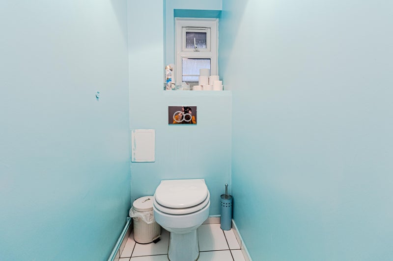 Room Myrtle Road in Greater London