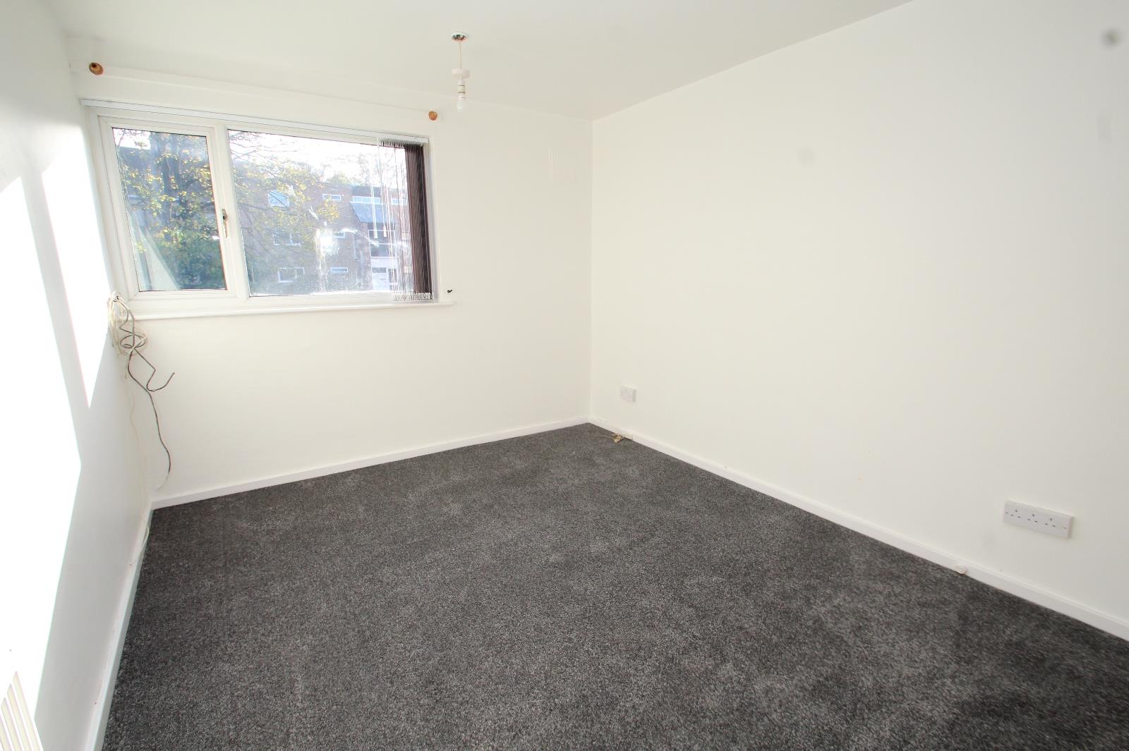 Flat West Hill Avenue in Leeds