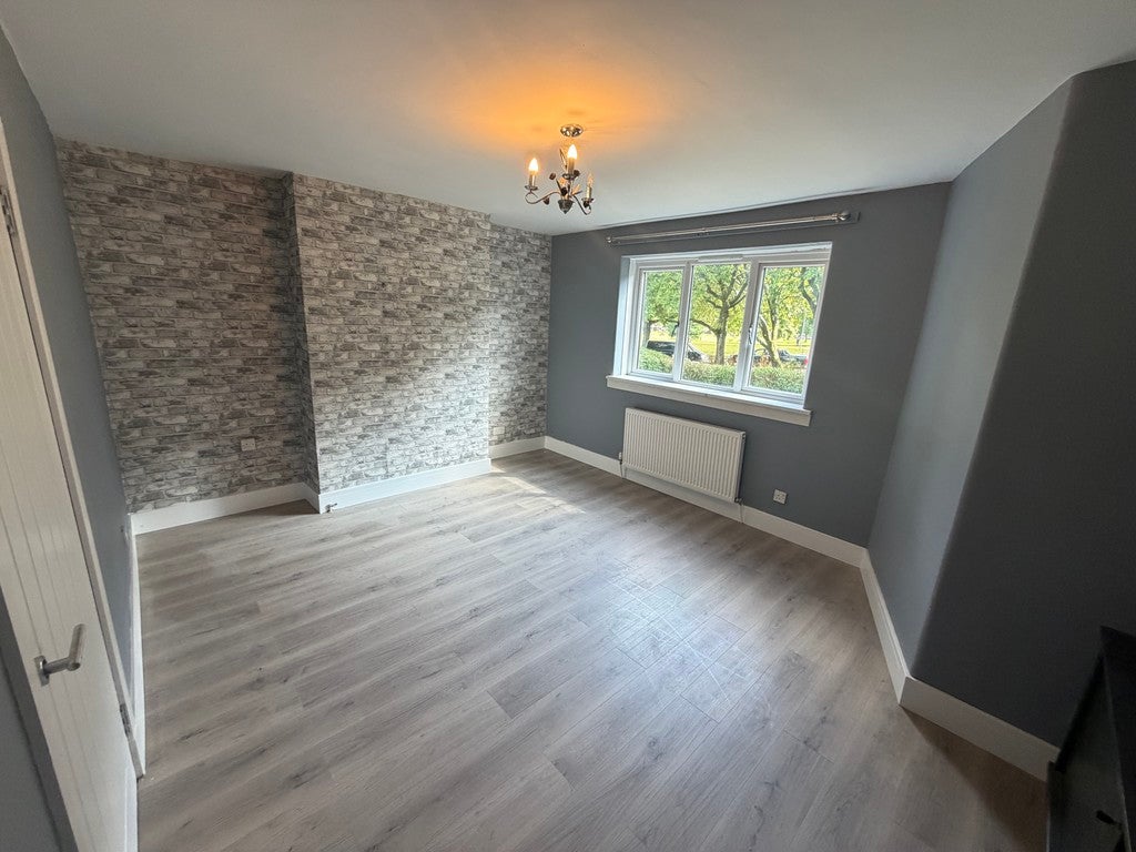 Flat Howgate Avenue in Glasgow