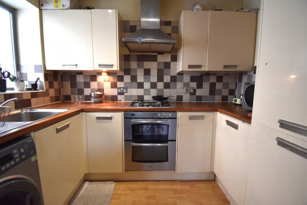 Flat Drapers Field in Coventry