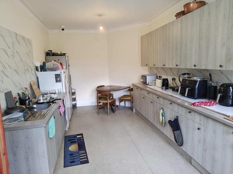 Room Mitcham Park in Greater London
