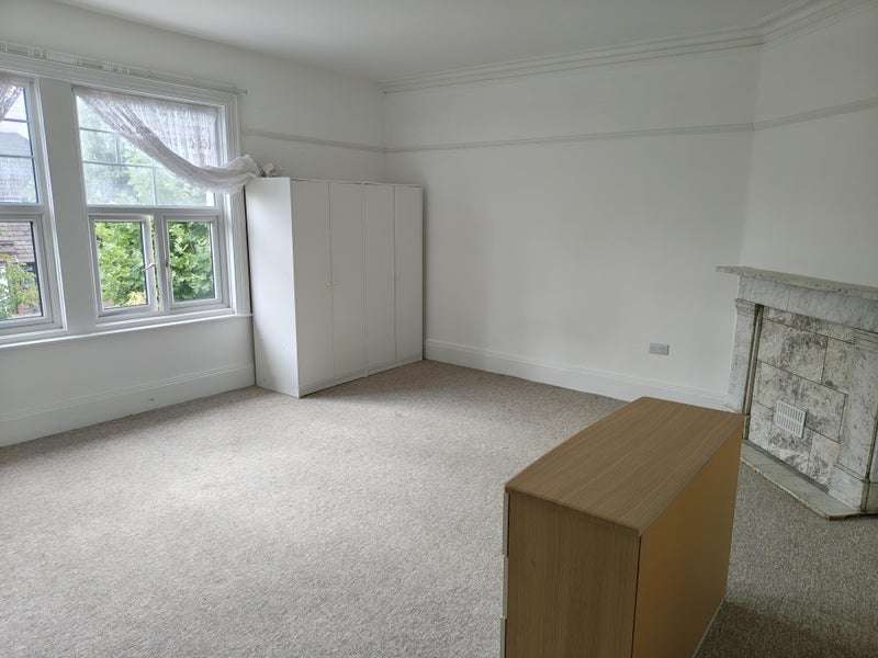 Room Mitcham Park in Greater London