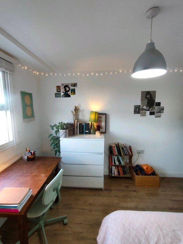 Room Coldharbour Lane in Greater London