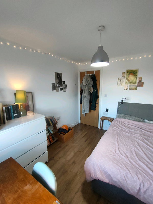Room Coldharbour Lane in Greater London