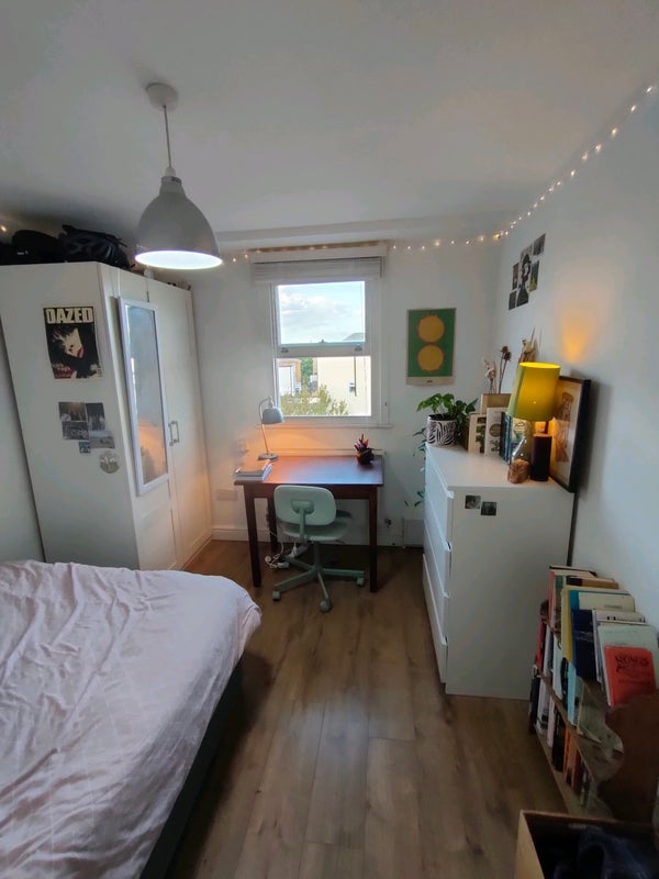 Room Coldharbour Lane in Greater London