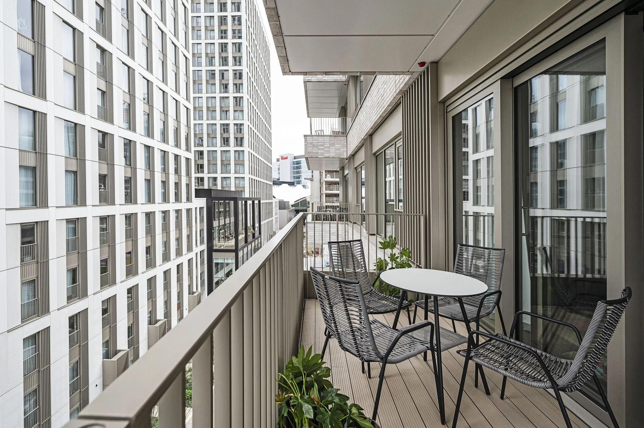 Flat Westfield Avenue in Greater London