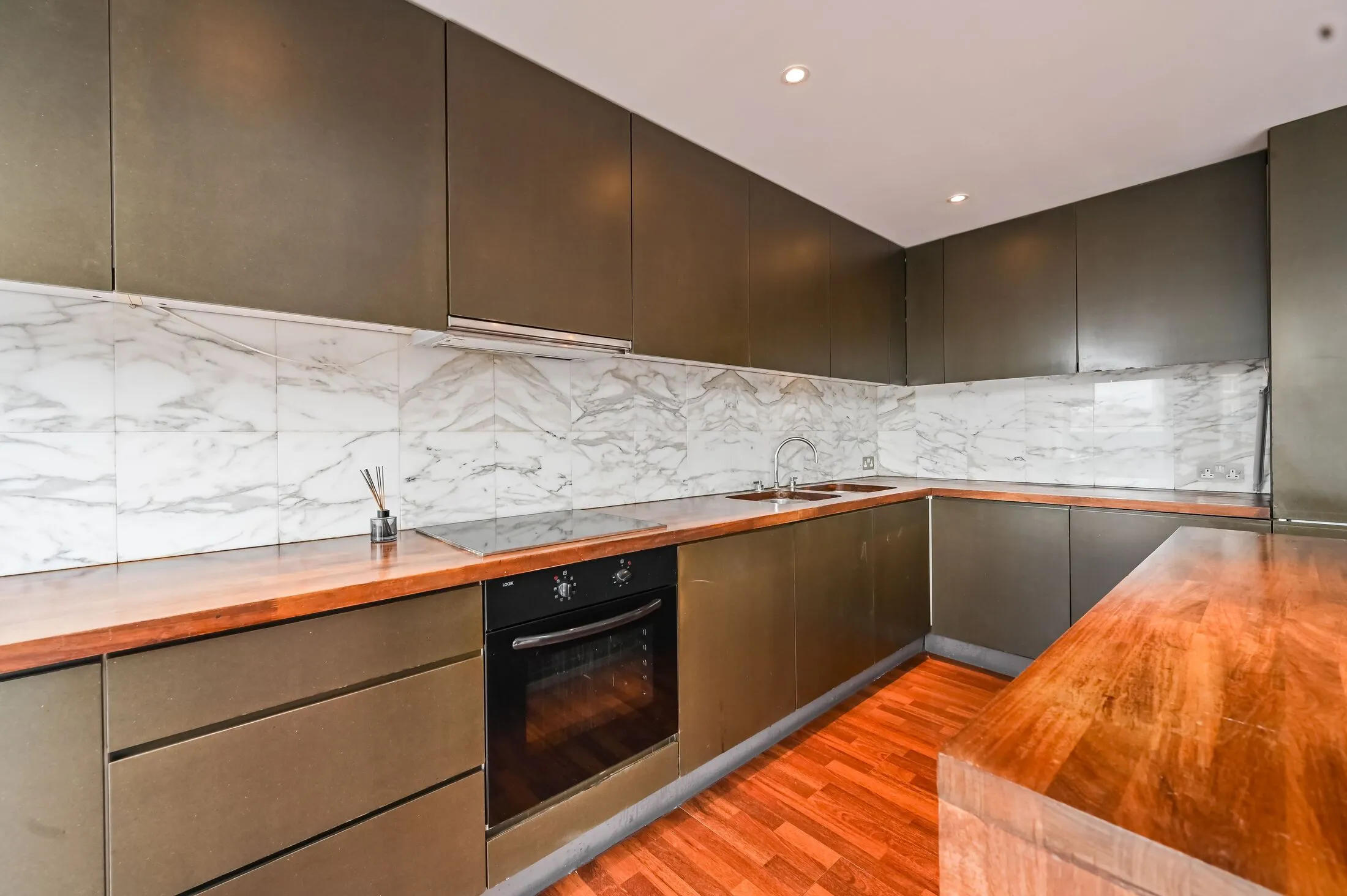 Flat Mitchell Street in Greater London