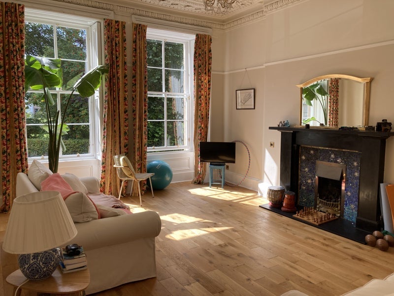 Room Lansdowne Crescent in Glasgow