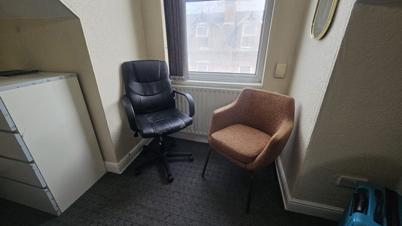Room Beauvale Road in Nottingham