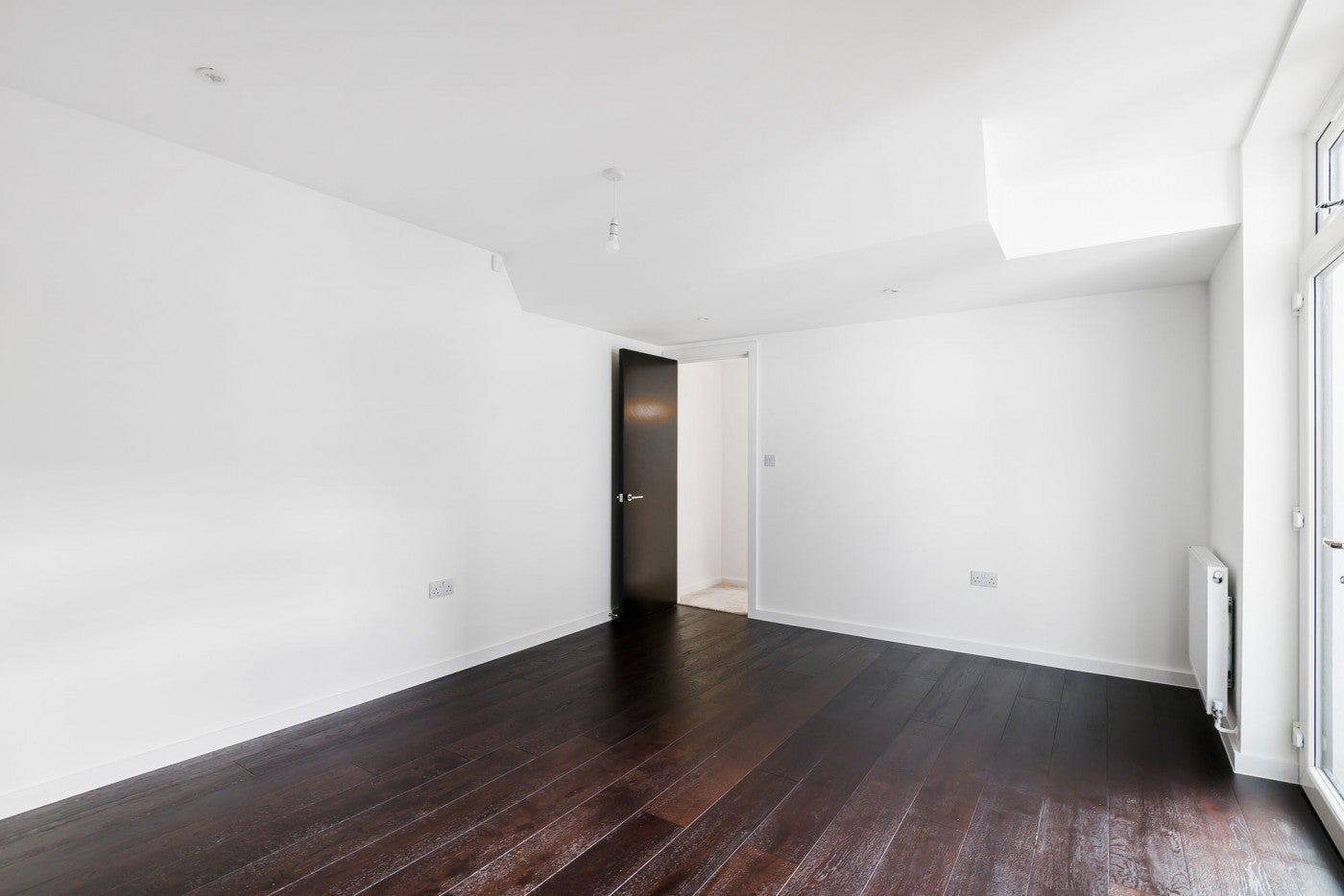 Flat Adolphus Road in Greater London