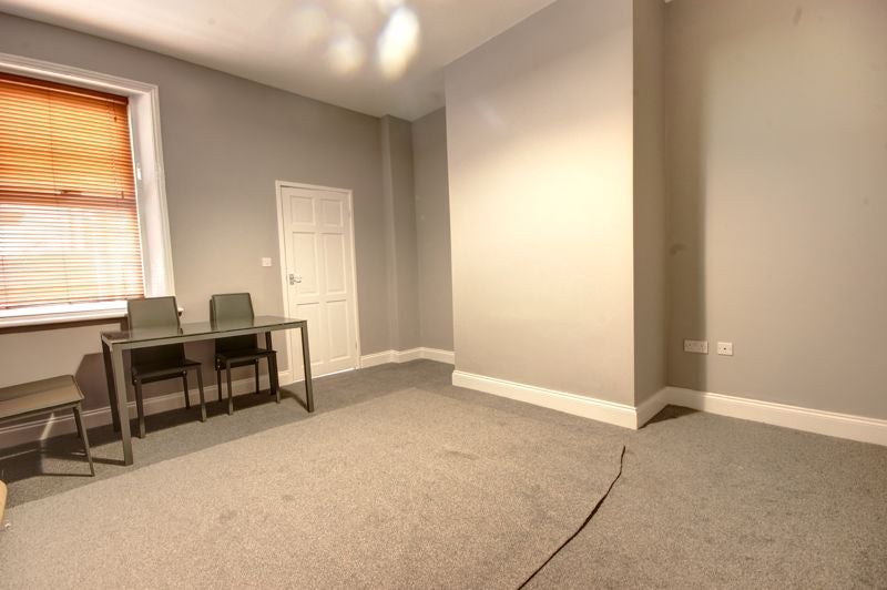 Flat Kelvin Grove in Newcastle upon Tyne