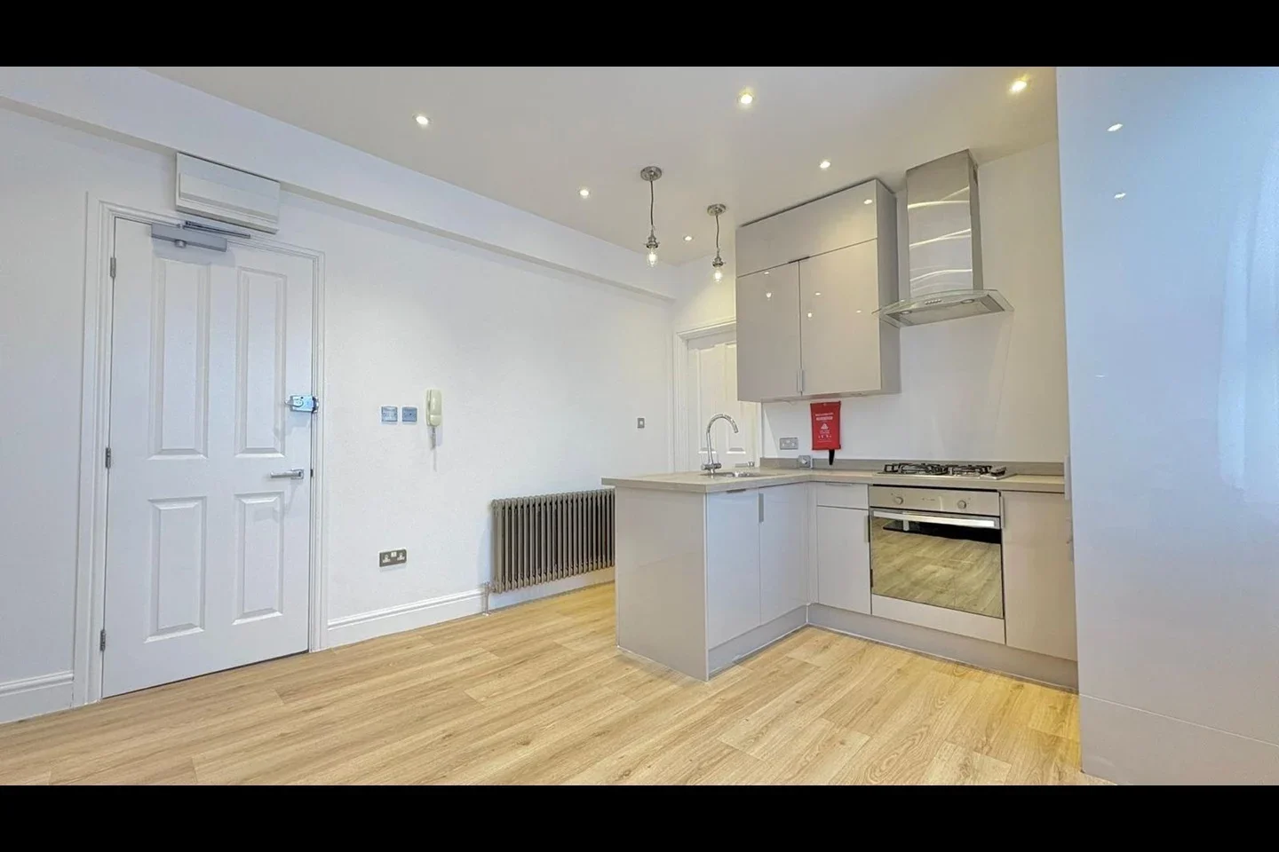 Flat Romford Road in Greater London