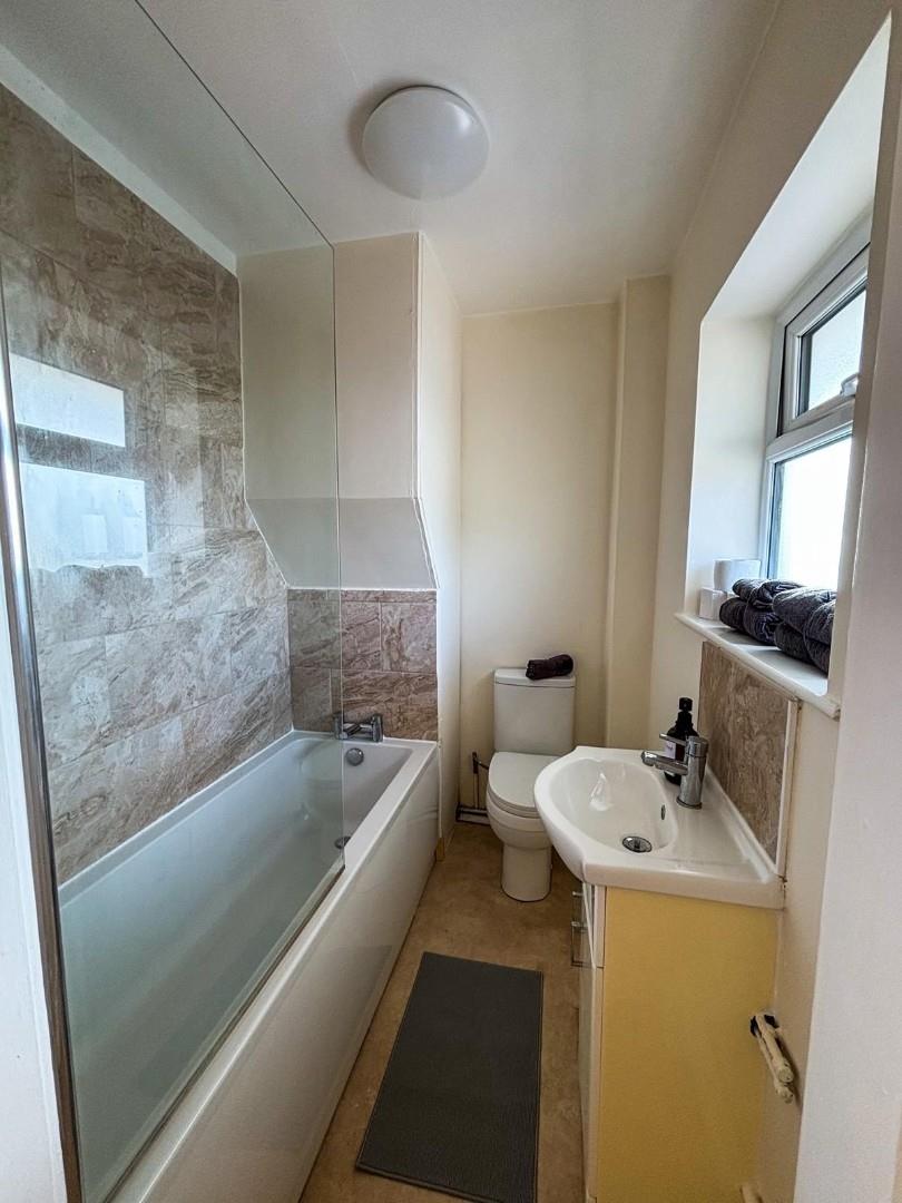 Flat B6165 in Burnt Yates