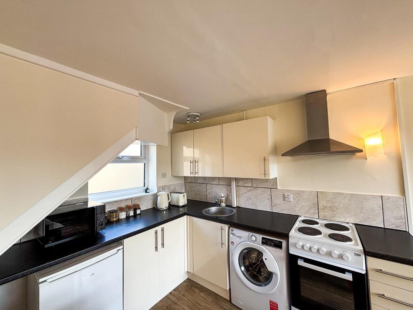 Flat B6165 in Burnt Yates
