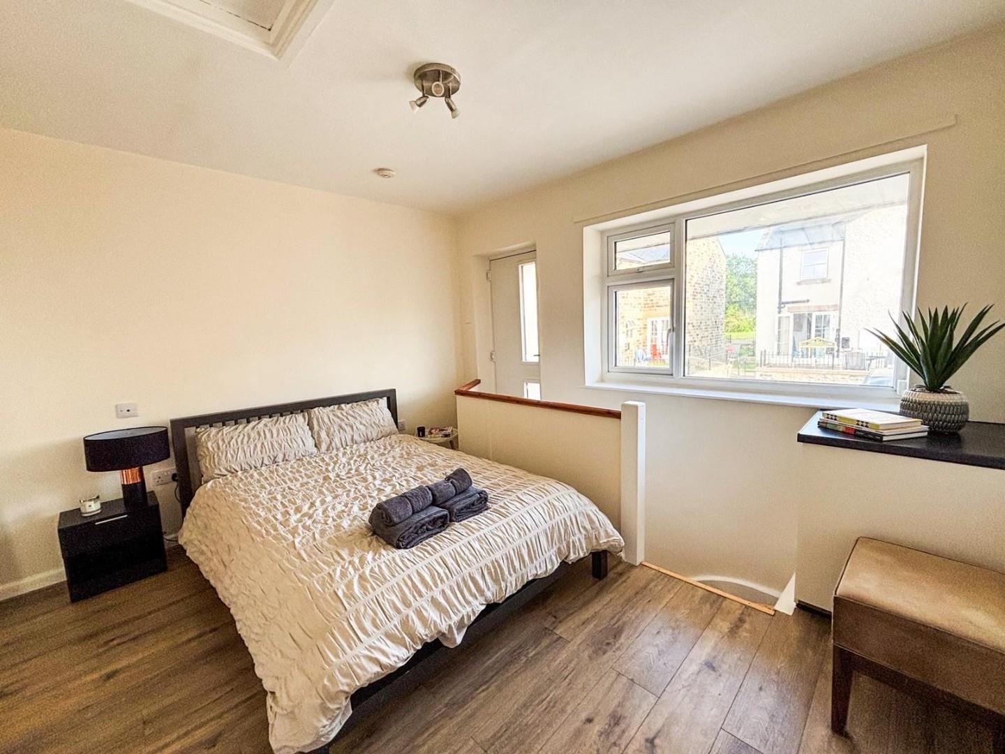 Flat B6165 in Burnt Yates