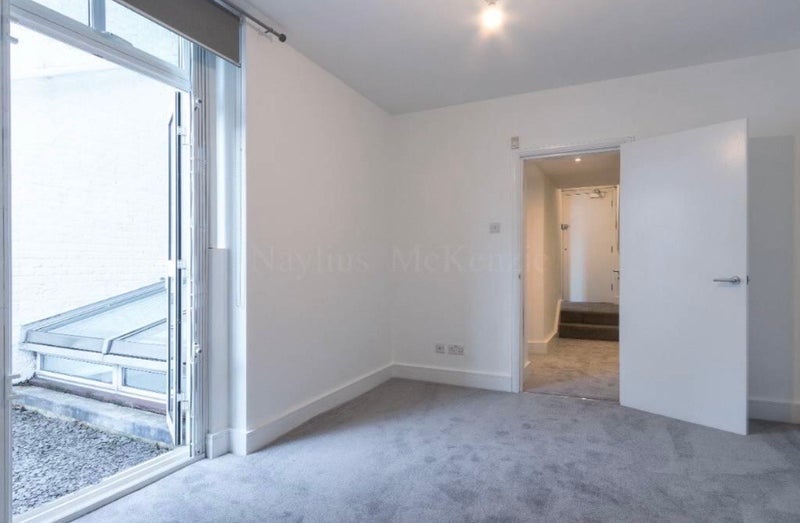 Room Haverstock Hill in Greater London