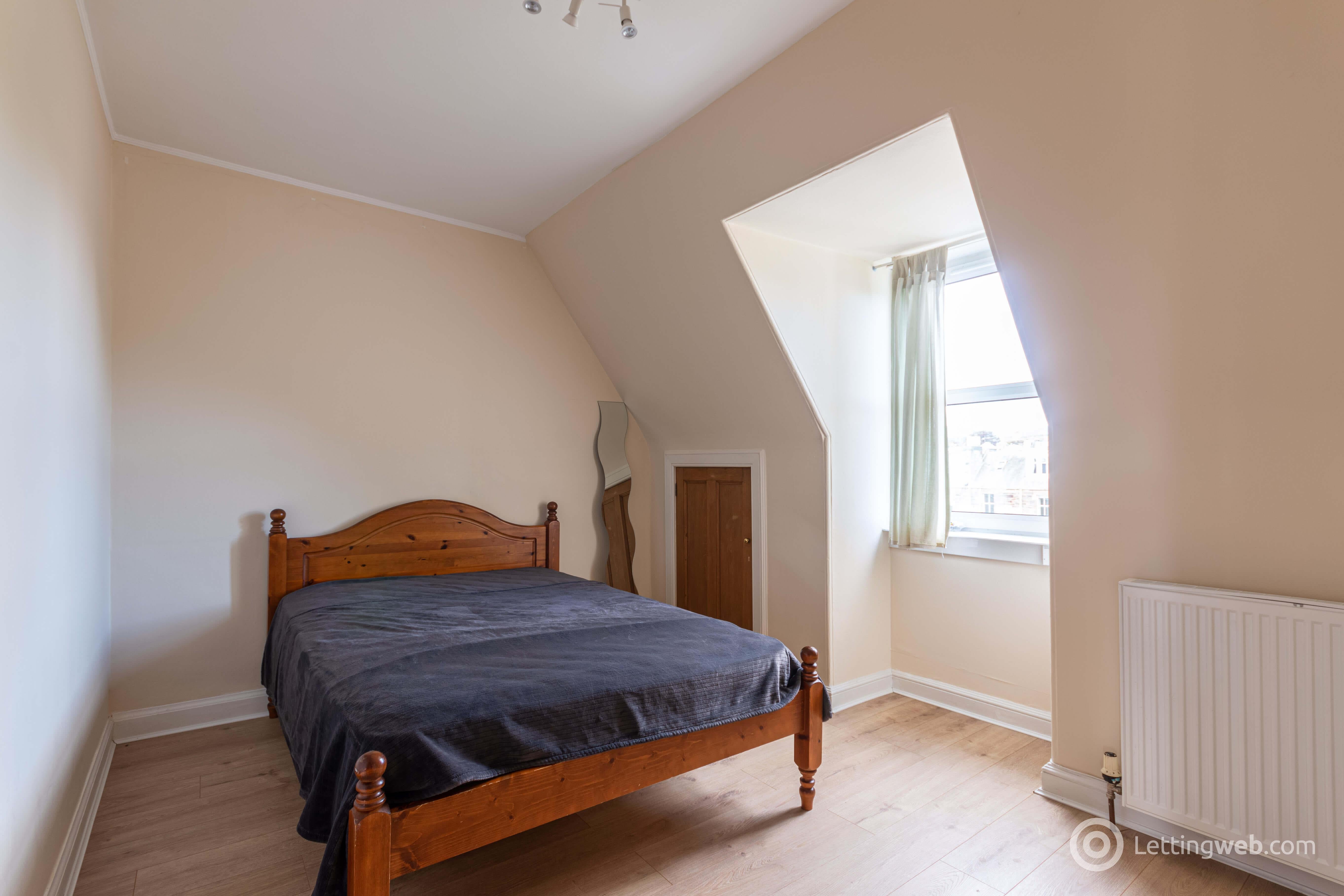 Flat Craigmillar Park in City of Edinburgh