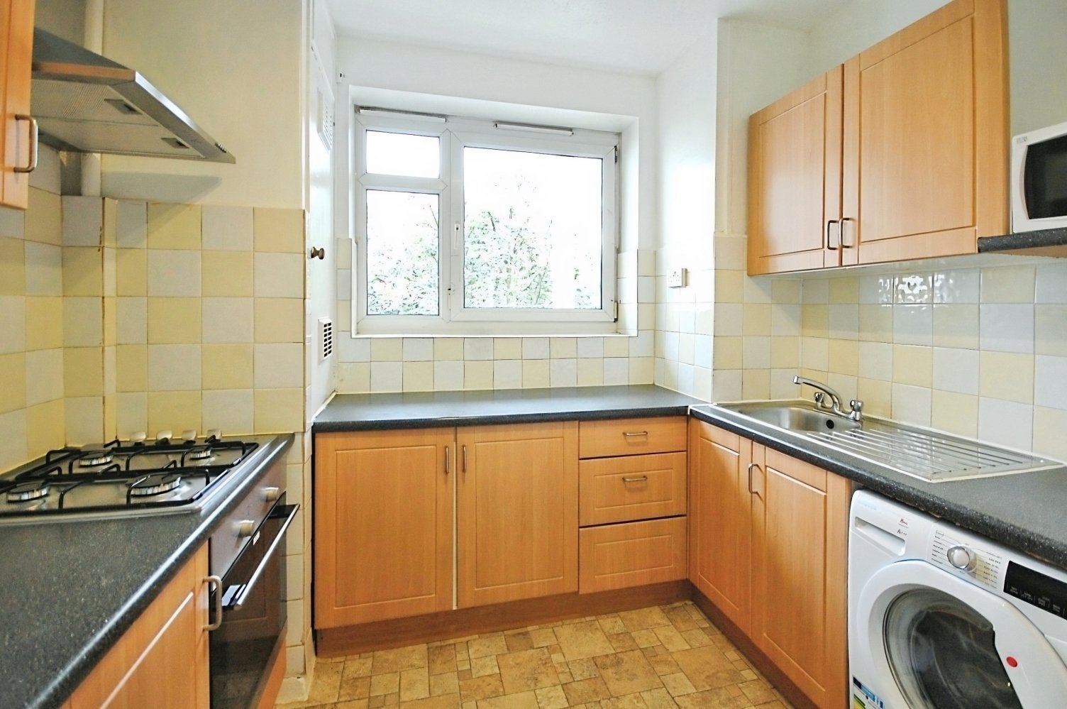 Flat Perryn Road in Greater London
