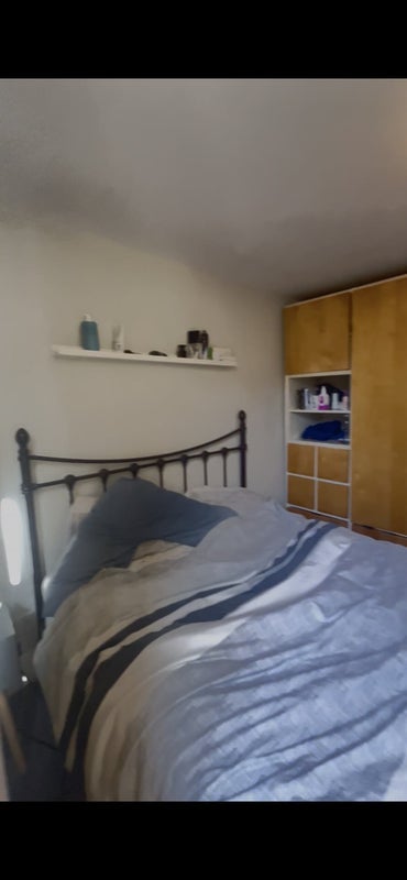 Room Kay Road in Greater London
