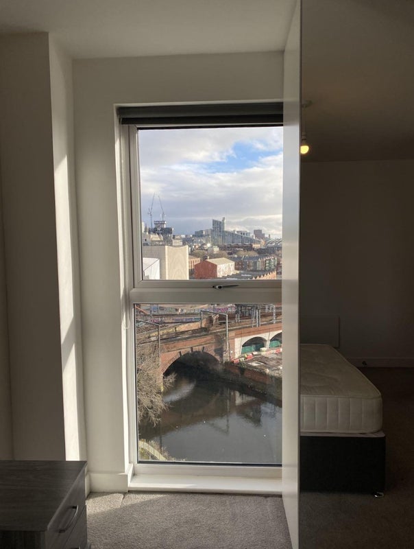 Room Trinity Way in Salford