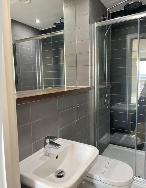 Room Trinity Way in Salford