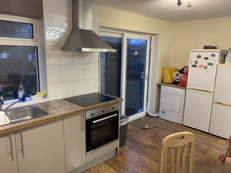Room Ombersley Close in Redditch