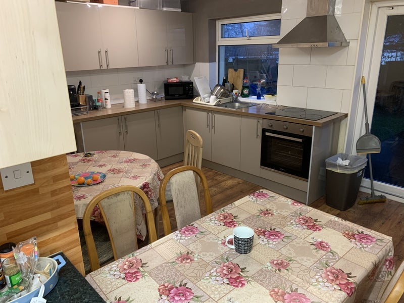 Room Ombersley Close in Redditch