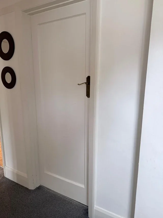 Room Eversley Way in Greater London