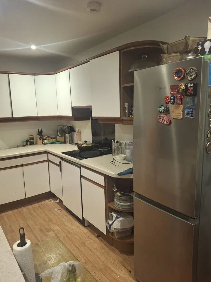Room Eversley Way in Greater London