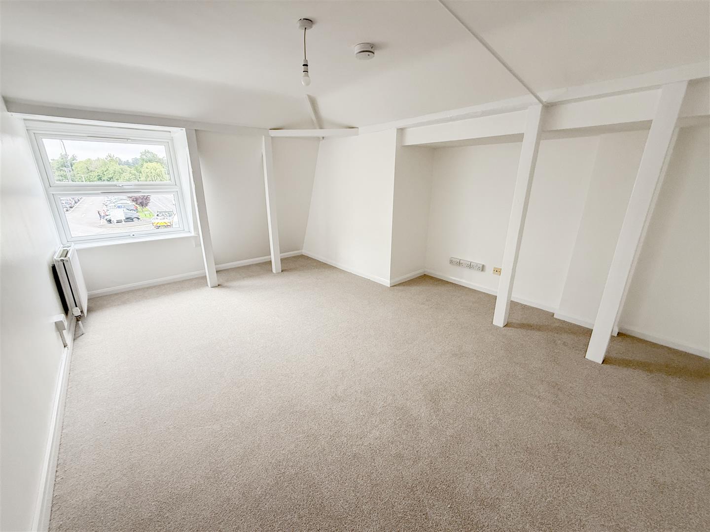 Flat Loxfield Gardens in Wealden