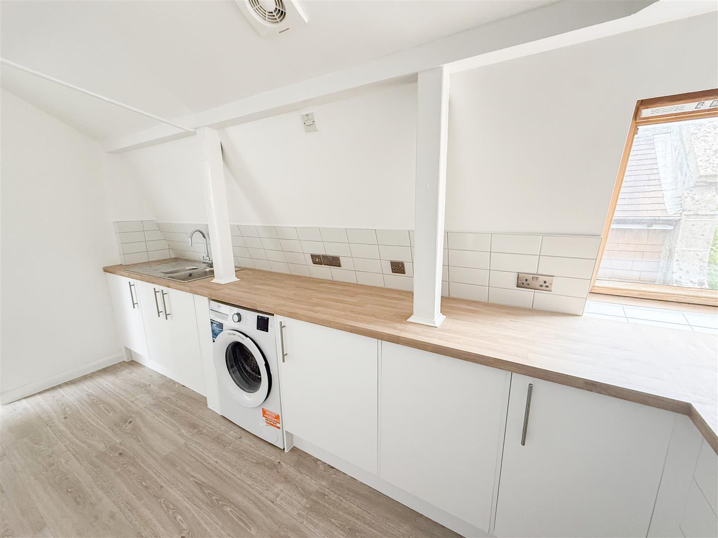 Flat Loxfield Gardens in Wealden