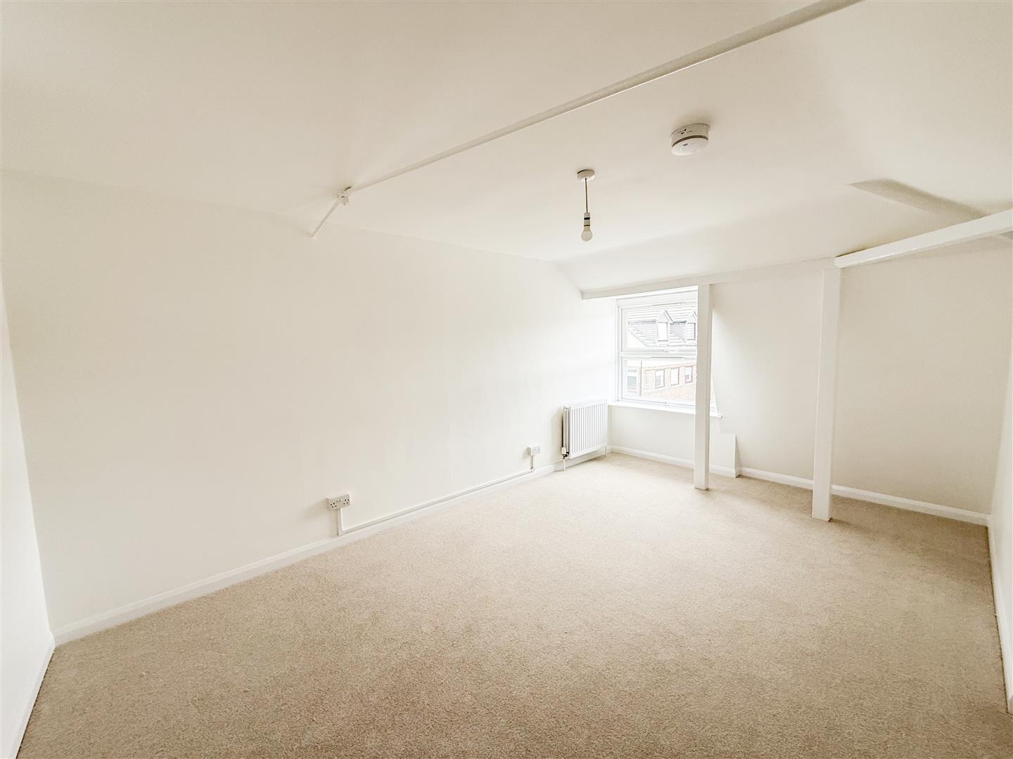 Flat Loxfield Gardens in Wealden