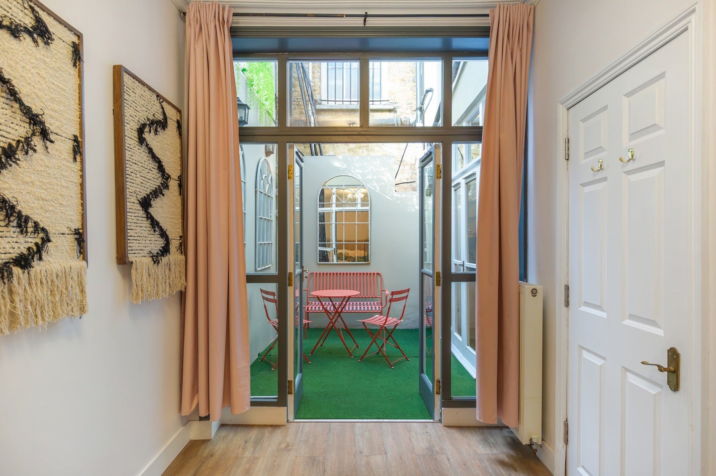 Flat Camberwell Grove in Greater London