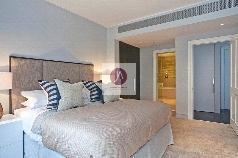 Flat Duke Street in City of Westminster
