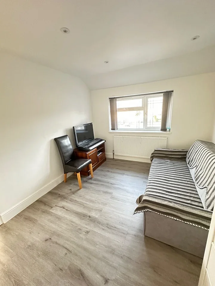 Room Bakewell Close in Luton