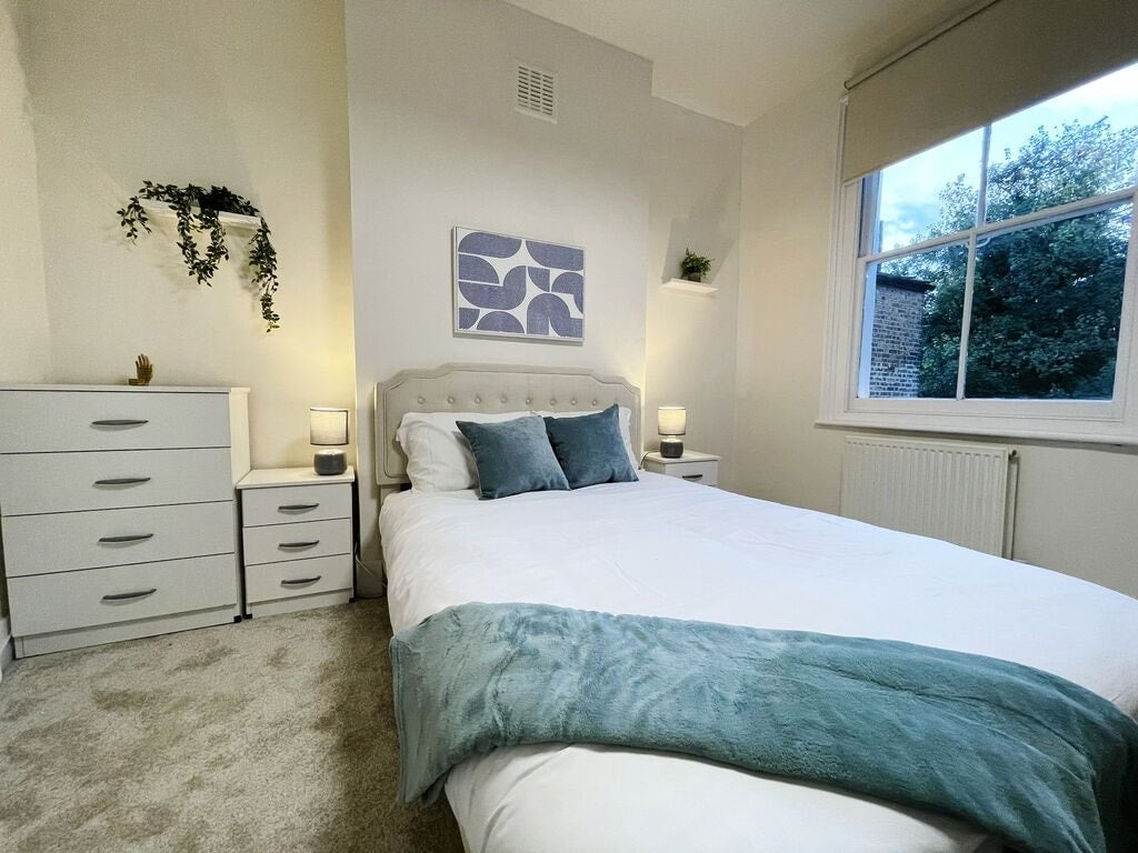 Room Agamemnon Road in Greater London