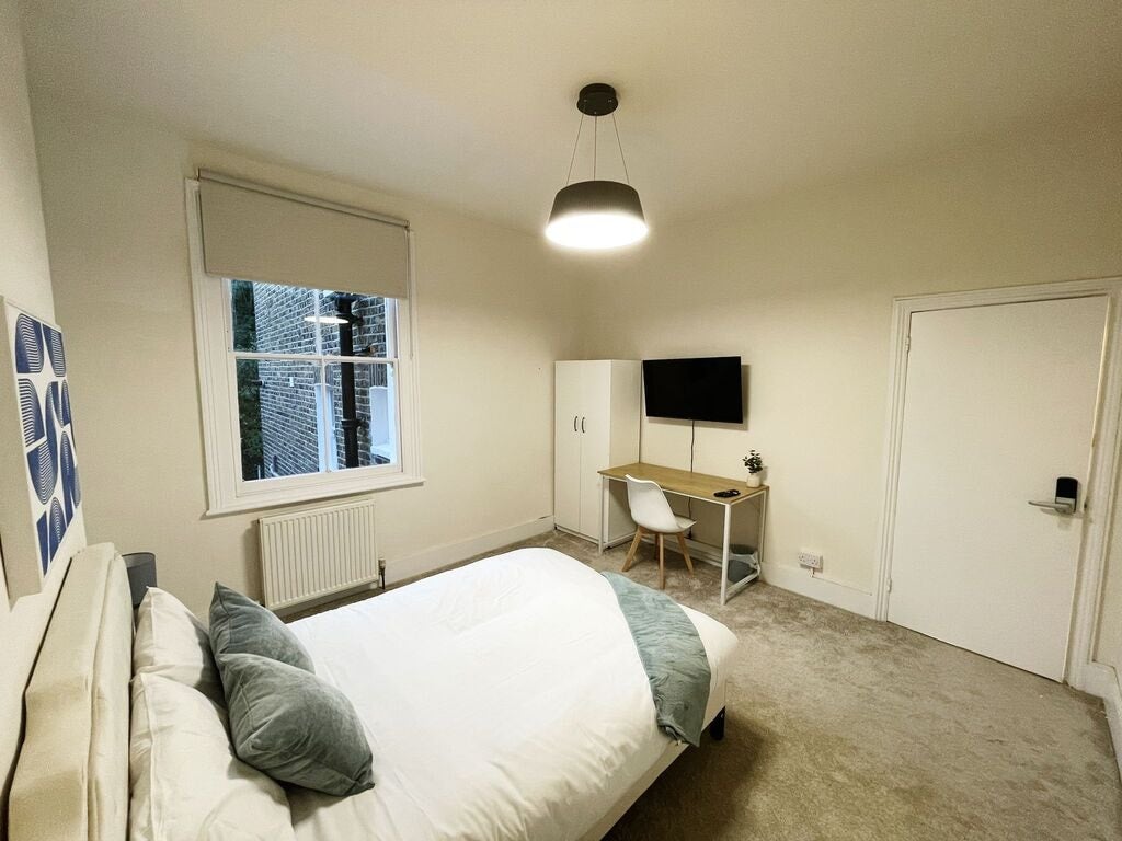 Room Agamemnon Road in Greater London