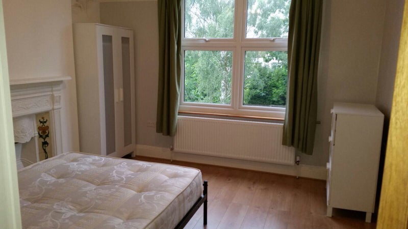 Room Ashurst Road in Greater London