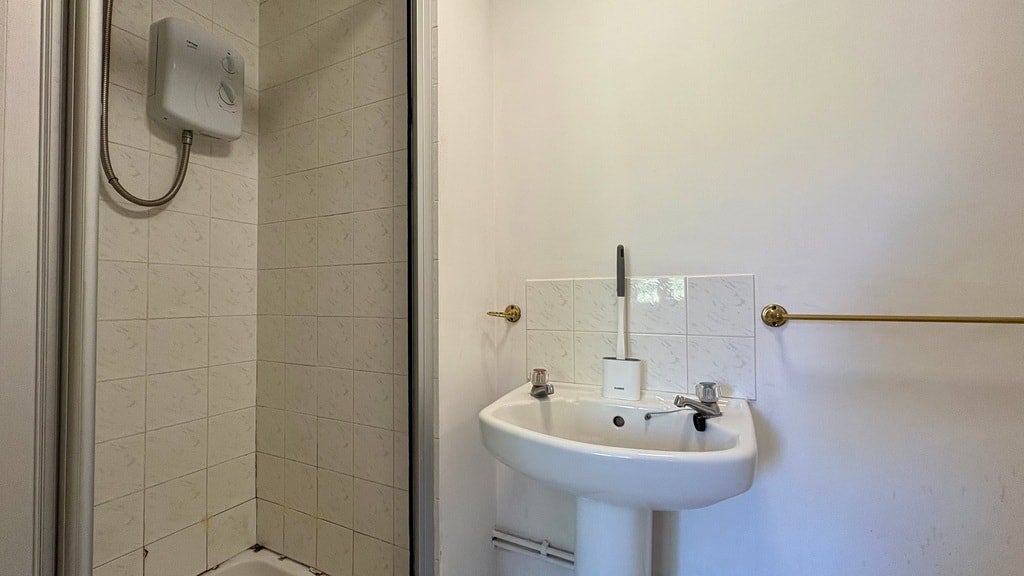 Flat Redford Close in Greater London