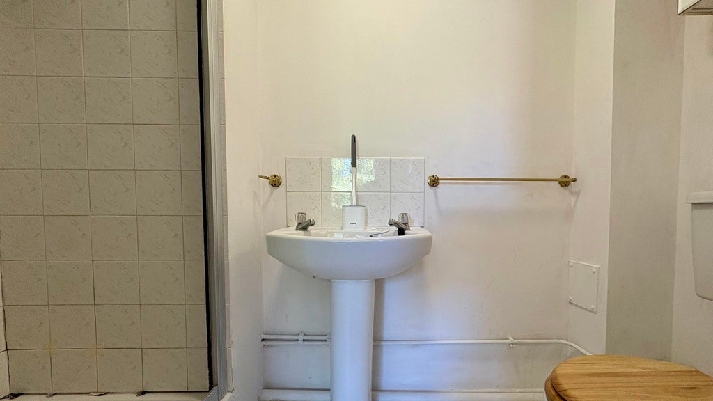 Flat Redford Close in Greater London